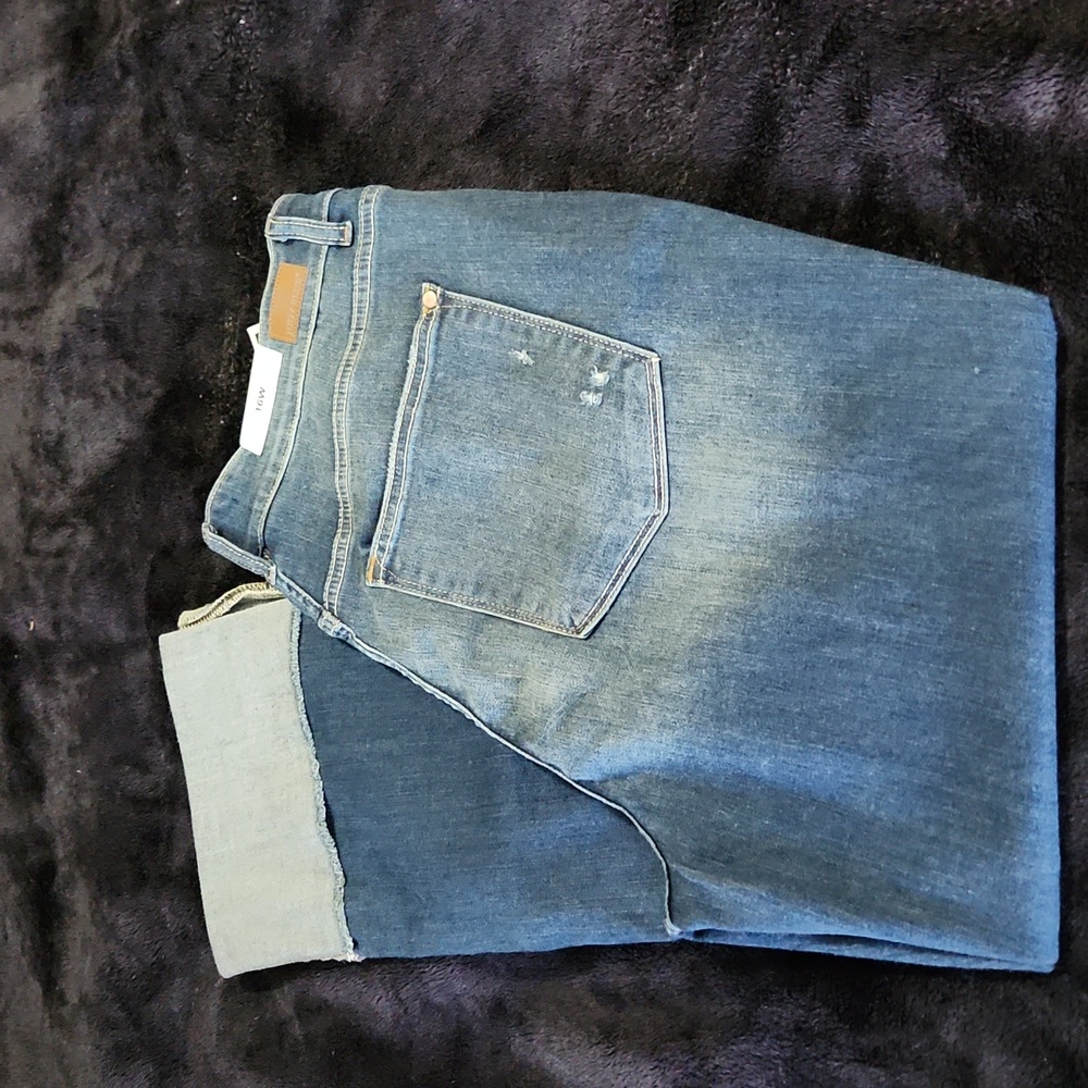 NEW* cuffed Judy Blues